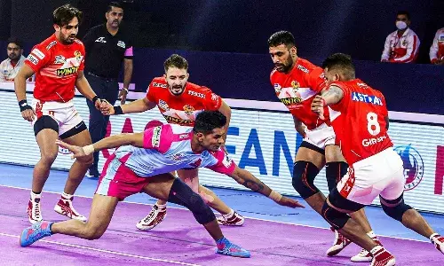 PKL 2021 Match 4: रोमांचक मुकाबले में गुजरात ने जयपुर को 34-27 से हराया PKL 2021 Match 4: रोमांचक मुकाबले में गुजरात ने जयपुर को 34-27 से हराया