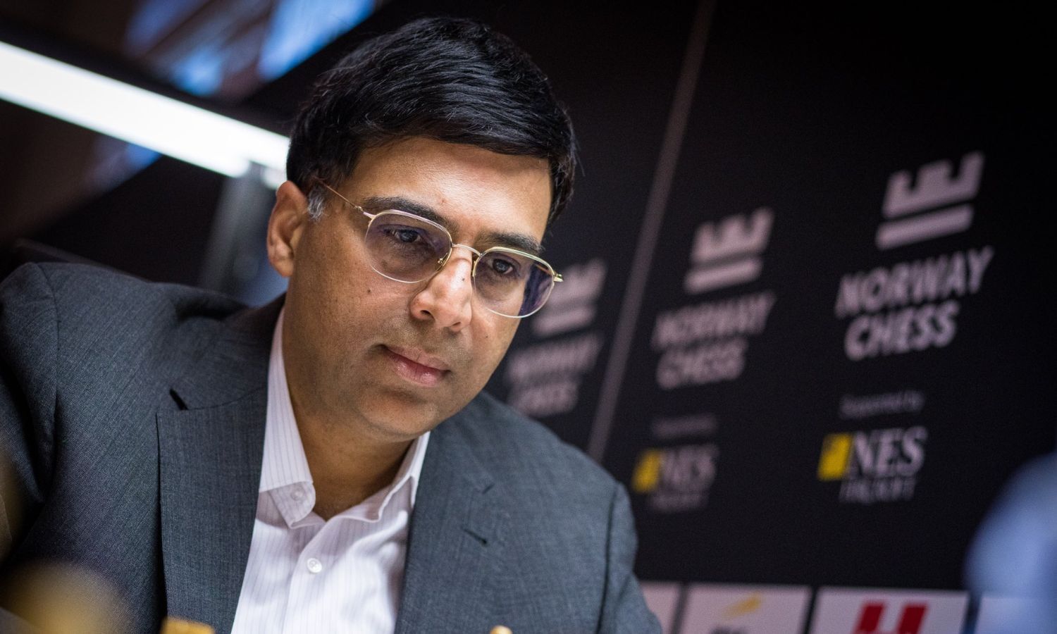 विश्वनाथन आनंदची कॅरुआनाशी बरोबरी - viswanathan anand