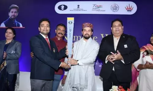 खेल मंत्री अनुराग ठाकुर ने फीडे शतरंज ओलंपियाड मशाल रिले को दिखाई हरी झंडी