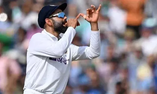 पूर्व क्रिकेटर सहवाग ने लाइव टीवी पर कोहली को कहा छमिया, सोशल मीडिया पर सहवाग की लगी क्लास