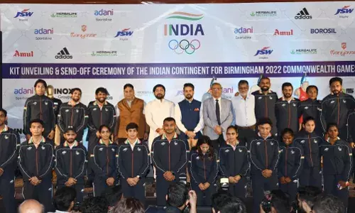 केन्द्रीय मंत्री अनुराग ठाकुर ने राष्ट्रमंडल खेल 2022 के लिए भारतीय दल को किया विदा