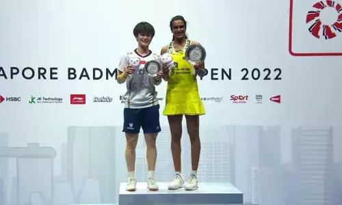 स्टार शटलर पीवी सिंधु ने चीन की वांग को हराकर सिंगापुर ओपन का खिताब किया अपने नाम