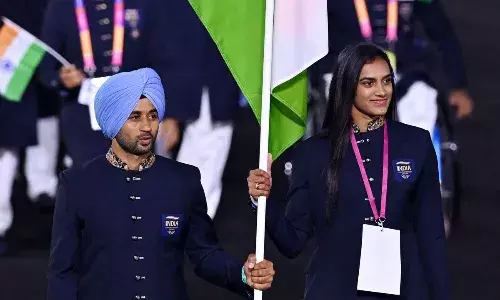 राष्ट्रमंडल खेलों का हुआ भव्य शुभारंभ, उध्दाघाटन समारोह में पीवी सिंधू व मनप्रीत सिंह बने ध्वजवाहक