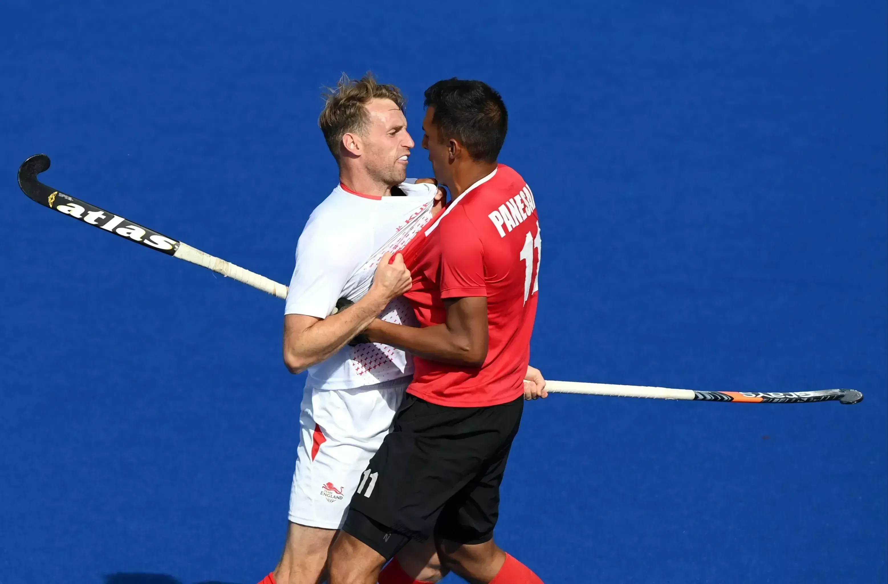 Commonwealth Games 2022: Watch Video - हॉकी के मैच के दौरान आपस में भिड़े इंग्लैंड और कनाडा के दो खिलाड़ी, वीडियो हुआ वायरल