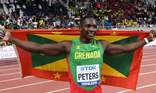 Watch Video: विश्व चैम्पियन एथलीट पर हुई लात-घूसों की बरसात