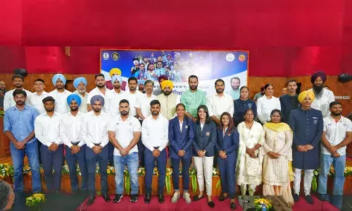राष्ट्रमंडल खेलों में हिस्सा लेने वाले राज्य के खिलाड़ियों को पंजाब के मुख्यमंत्री ने किया सम्मानित, दिया नकद पुरस्कार राष्ट्रमंडल खेलों में हिस्सा लेने वाले राज्य के खिलाड़ियों को पंजाब के मुख्यमंत्री ने किया सम्मानित, दिया नकद पुरस्कार