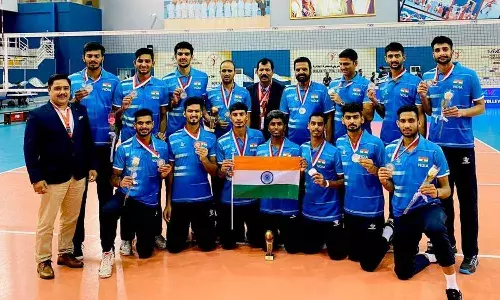 भारतीय वॉलीबॉल टीम ने एशियाई पुरुष अंडर-20 में जीता रजत पदक, स्वर्ण जीतने से चूकी टीम भारतीय वॉलीबॉल टीम ने एशियाई पुरुष अंडर-20 में जीता रजत पदक, स्वर्ण जीतने से चूकी टीम