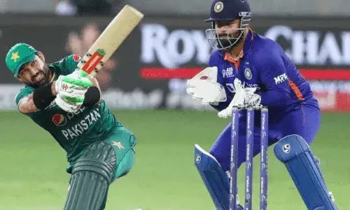 Asia Cup 2022: सुपर-4 के रोमांचक मुकाबले में पाकिस्तान ने मारी बाजी, भारत को पांच विकेट से हराया Asia Cup 2022: सुपर-4 के रोमांचक मुकाबले में पाकिस्तान ने मारी बाजी, भारत को पांच विकेट से हराया