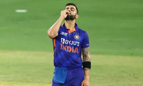 विराट कोहली ने लगाया 71वां अंतरराष्ट्रीय और टी-20 का अपना पहला शतक विराट कोहली ने लगाया 71वां अंतरराष्ट्रीय और टी-20 का अपना पहला शतक