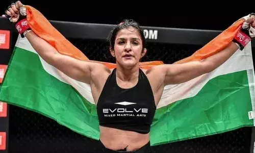 टिफनी टियो के चैलेंज को पूरा करने के लिए नौ महीने बाद रिंग में उतरेंगी एमएमए फाइटर ऋतु फोगाट