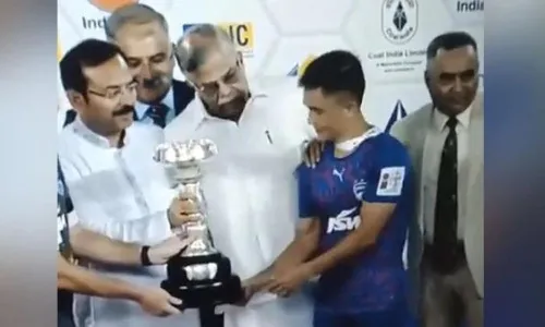 Watch Video: डूरंड कप खिताब जीतने के बाद सुनील छेत्री का हुआ अपमान, देखें वायरल वीडियो