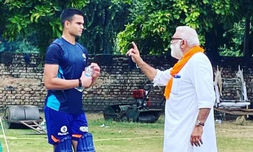 युवराज सिंह के पिता योगराज सिंह से क्रिकेट की ट्रेनिंग ले रहें अर्जुन तेंदुलकर