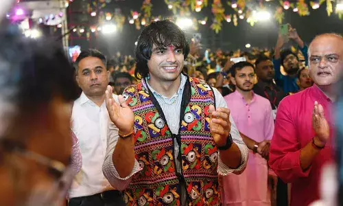 Watch Video: स्टार एथलीट नीरज चोपड़ा ने जमकर किया गरबा, सोशल मीडिया पर वायरल हुआ वीडियो