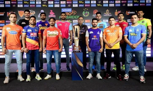 Pro Kabaddi League: आगामी सत्र के लिए पूरी तरह तैयार सभी टीमें, जानें इन 12 टीमों के फुल स्क्वाड Pro Kabaddi League: आगामी सत्र के लिए पूरी तरह तैयार सभी टीमें, जानें इन 12 टीमों के फुल स्क्वाड