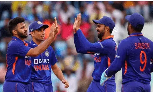 IND VS SA ODI: दूसरे मुकाबले में आज सीरीज बचाने के लिए उतरेगी टीम इंडिया, जानें कब होगा मुकाबला IND VS SA ODI: दूसरे मुकाबले में आज सीरीज बचाने के लिए उतरेगी टीम इंडिया, जानें कब होगा मुकाबला