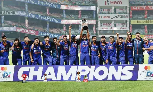 IND VS SA ODI: भारत ने साउथ अफ्रीका को 7 विकेट से दी करारी शिकस्त, 2-1 से जीती सीरीज IND VS SA ODI: भारत ने साउथ अफ्रीका को 7 विकेट से दी करारी शिकस्त, 2-1 से जीती सीरीज