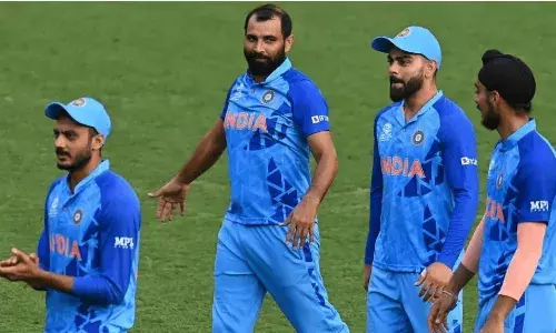 T20 World Cup: वार्म-अप मैच में भारत ने ऑस्ट्रेलिया को 6 रन से हराया, शमी ने आखिरी ओवर में लिए 3 विकेट T20 World Cup: वार्म-अप मैच में भारत ने ऑस्ट्रेलिया को 6 रन से हराया, शमी ने आखिरी ओवर में लिए 3 विकेट