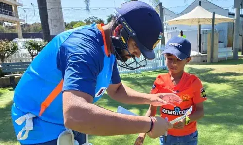 T20 World Cup: 11 साल के दर्शील ने कप्तान रोहित के लिए  की गेंदबाजी, बीसीसीआई ने शेयर किया वीडियो T20 World Cup: 11 साल के दर्शील ने कप्तान रोहित के लिए  की गेंदबाजी, बीसीसीआई ने शेयर किया वीडियो