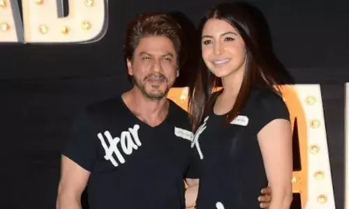 शाहरूख, तापसी और अनुष्का समेत अन्य बॉलीवुड स्टार्स ने की बीसीसीआई के समान वेतन वाले फैसले की प्रशंसा शाहरूख, तापसी और अनुष्का समेत अन्य बॉलीवुड स्टार्स ने की बीसीसीआई के समान वेतन वाले फैसले की प्रशंसा