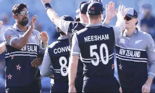 T20 World Cup: न्यूजीलैंड ने आयरलैंड को 35 रन से हराकर सेमीफाइनल के लिए मजबूत की दावेदारी T20 World Cup: न्यूजीलैंड ने आयरलैंड को 35 रन से हराकर सेमीफाइनल के लिए मजबूत की दावेदारी