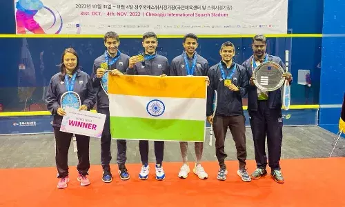एशियाई स्क्वाश चैंपियनशिप में भारतीय पुरुष टीम ने जीता पहला स्वर्ण पदक एशियाई स्क्वाश चैंपियनशिप में भारतीय पुरुष टीम ने जीता पहला स्वर्ण पदक