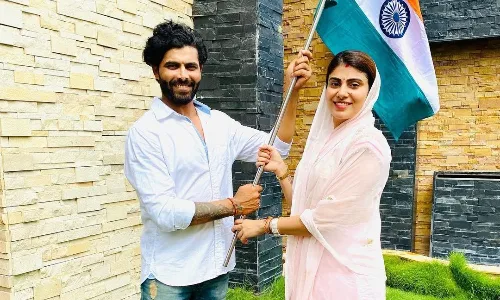 भारतीय क्रिकेटर रविंद्र जडेजा की पत्नी रिवाबा को मिला बीजेपी से टिकट, जामनगर की उत्तर सीट से लड़ेंगी चुनाव भारतीय क्रिकेटर रविंद्र जडेजा की पत्नी रिवाबा को मिला बीजेपी से टिकट, जामनगर की उत्तर सीट से लड़ेंगी चुनाव