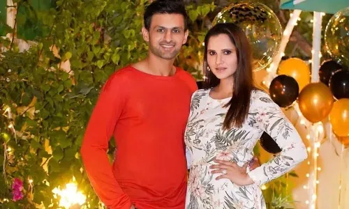 सानिया मिर्जा और शोएब मलिक के बीच तलाक की आई खबरें,  दूसरे घर में शिफ्ट हुई टेनिस स्टार