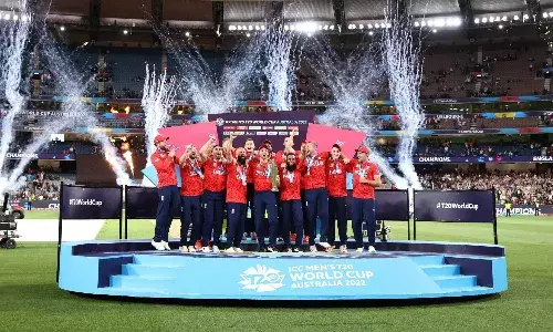 T20 World Cup: पाकिस्तान को हराकर इंग्लैंड ने जीता आईसीसी टी20 विश्व कप 2022 का खिताब T20 World Cup: पाकिस्तान को हराकर इंग्लैंड ने जीता आईसीसी टी20 विश्व कप 2022 का खिताब