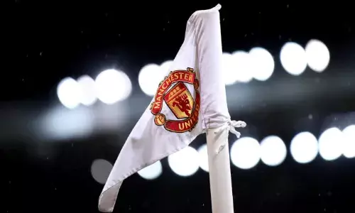 एप्पल कंपनी भी फुटबॉल क्लब मैनचेस्टर युनाइटेड को खरीदने के लिए तैयार, पढ़े पूरी खबर