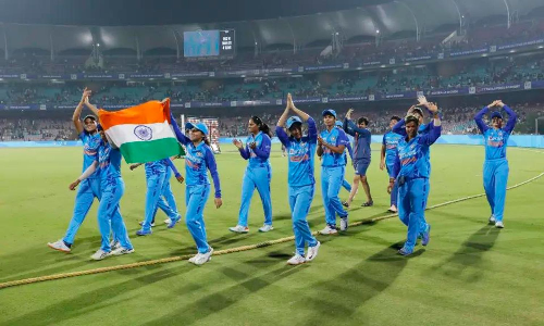 IND W vs AUS W T20 3rd Match: ऑस्ट्रेलिया पर बढ़त के मकसद से मैदान में उतरेगी टीम इंडिया IND W vs AUS W T20 3rd Match: ऑस्ट्रेलिया पर बढ़त के मकसद से मैदान में उतरेगी टीम इंडिया