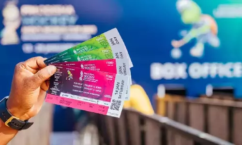 एफआईएच हॉकी विश्व कप के लिए ऑफलाइन टिकट की बिक्री शुरू, दर्शकों में बेहद उत्साह एफआईएच हॉकी विश्व कप के लिए ऑफलाइन टिकट की बिक्री शुरू, दर्शकों में बेहद उत्साह