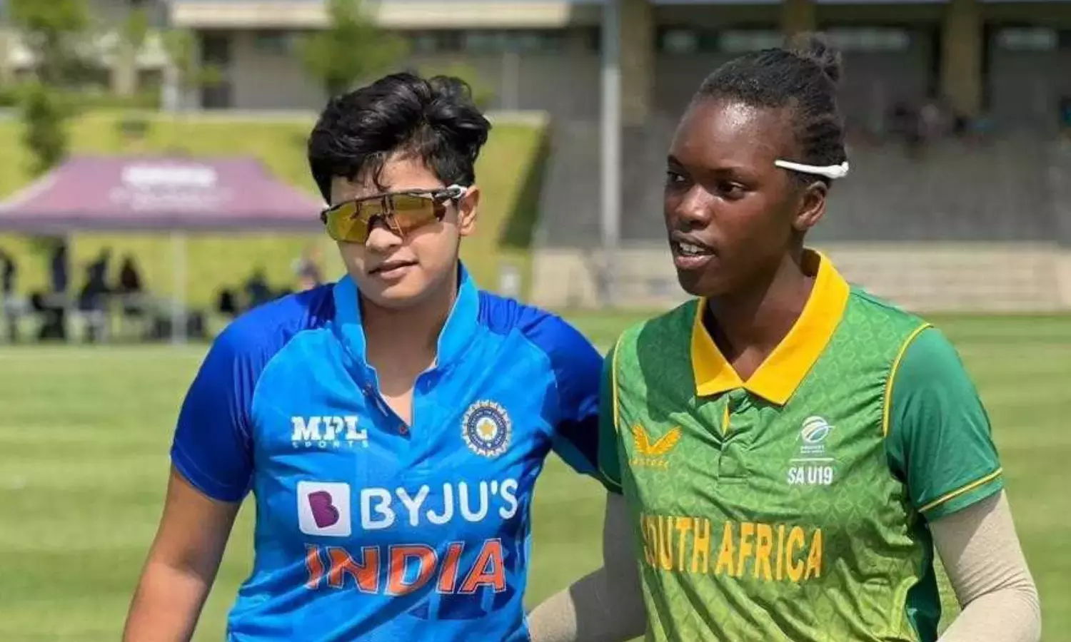 IND U19-W vs SA U19-W: भारत ने दक्षिण अफ्रीका को 54 रन से हराया, सीरीज में बनाई बढ़त IND U19-W vs SA U19-W: भारत ने दक्षिण अफ्रीका को 54 रन से हराया, सीरीज में बनाई बढ़त
