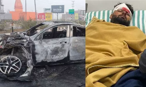 क्रिकेटर ऋषभ पंत सड़क दुर्घटना में गंभीर रूप से घायल क्रिकेटर ऋषभ पंत सड़क दुर्घटना में गंभीर रूप से घायल
