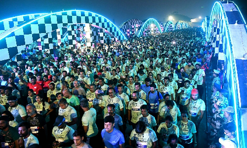 भारत के श्रीनिवासन ने जीता चेन्नई मैराथन का खिताब, महिला वर्ग में कीनिया की किमितवाई रही विजेता भारत के श्रीनिवासन ने जीता चेन्नई मैराथन का खिताब, महिला वर्ग में कीनिया की किमितवाई रही विजेता