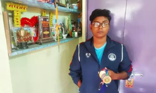 फुटबॉल खिलाड़ी की ऐसी दशा कि पेट पालने के लिए करनी पड़ती है फूड डिलीवरी एजेंट की नौकरी