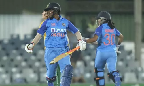 IND W Vs SA W: भारतीय महिला टीम ने जीत के साथ किया ट्राई सीरीज का आगाज, दक्षिण अफ्रीका को 27 रन से दी मात IND W Vs SA W: भारतीय महिला टीम ने जीत के साथ किया ट्राई सीरीज का आगाज, दक्षिण अफ्रीका को 27 रन से दी मात