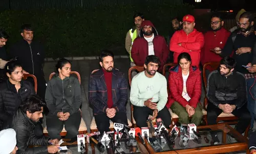 Wrestlers Protest: सरकार के आश्वासन के बाद पहलवानों का धरना समाप्त, जांच के लिए समिति का ऐलान Wrestlers Protest: सरकार के आश्वासन के बाद पहलवानों का धरना समाप्त, जांच के लिए समिति का ऐलान