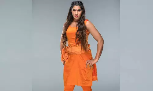 पहलवानों के समर्थन में उतरी डबल्यूडबल्यूई रेसलर कविता दलाल, बोली-मेरा भी उत्पीड़न हुआ छोड़नी पड़ी वेटलिफ्टिंग पहलवानों के समर्थन में उतरी डबल्यूडबल्यूई रेसलर कविता दलाल, बोली-मेरा भी उत्पीड़न हुआ छोड़नी पड़ी वेटलिफ्टिंग