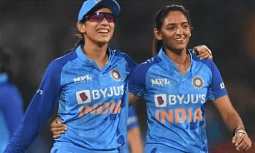 IND W VS WI W Tri-Series: वेस्टइंडीज को हराकर भारत ने हासिल की दूसरी जीत, मंधाना-हरमनप्रीत ने खेली तूफानी पारी IND W VS WI W Tri-Series: वेस्टइंडीज को हराकर भारत ने हासिल की दूसरी जीत, मंधाना-हरमनप्रीत ने खेली तूफानी पारी