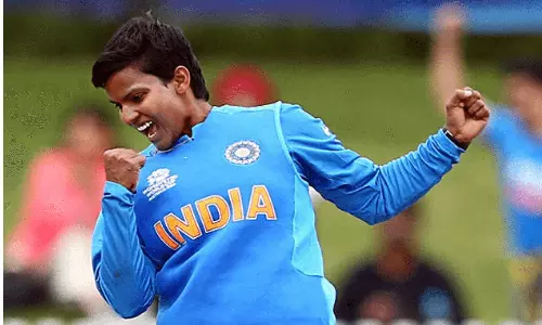 T20 Rankings: गेंदबाजों की रैंकिंग में दूसरे स्थान पर पहुंची दीप्ति शर्मा, राजेश्वरी को भी हुआ फायदा T20 Rankings: गेंदबाजों की रैंकिंग में दूसरे स्थान पर पहुंची दीप्ति शर्मा, राजेश्वरी को भी हुआ फायदा