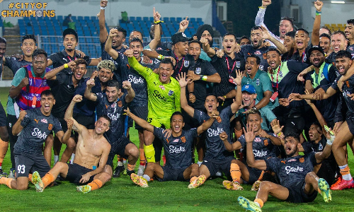 ISL 2022-23: गोवा एफसी को हराकर मुंबई सिटी ने जीती लीग शील्ड ISL 2022-23: गोवा एफसी को हराकर मुंबई सिटी ने जीती लीग शील्ड