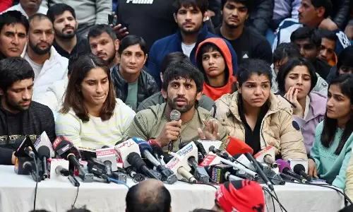 अंतरराष्ट्रीय प्रतियोगित में दिग्गज पहलवानों के हिस्सा नहीं लेने से नाराज है खेल मंत्रालय अंतरराष्ट्रीय प्रतियोगित में दिग्गज पहलवानों के हिस्सा नहीं लेने से नाराज है खेल मंत्रालय