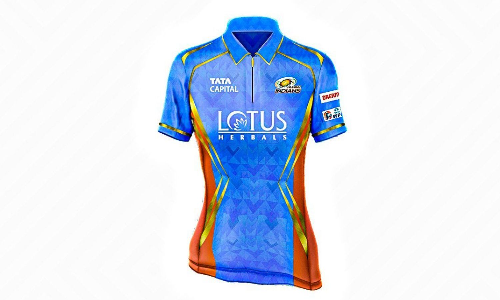 WPL: मुंबई इंडियंस ने टीम की जर्सी का किया अनावरण