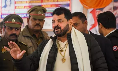 कुश्ती विवाद: सुनवाई के लिए जांच समिति के सामने पेश हुए डब्ल्यूएफआई अध्यक्ष, आरोपों को किया खारिज कुश्ती विवाद: सुनवाई के लिए जांच समिति के सामने पेश हुए डब्ल्यूएफआई अध्यक्ष, आरोपों को किया खारिज