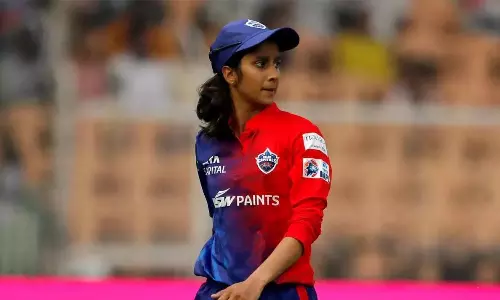 Watch Video: जेमिमा ने डाइव लगाकर लपका शानदार कैच, दर्शकों संग कमेंट्रेटर भी हुए इंप्रेस