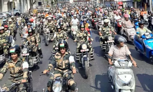 ऑल वुमेन बाइक रैली में दो हजार से अधिक महिला राइडरों ने लिया हिस्सा ऑल वुमेन बाइक रैली में दो हजार से अधिक महिला राइडरों ने लिया हिस्सा