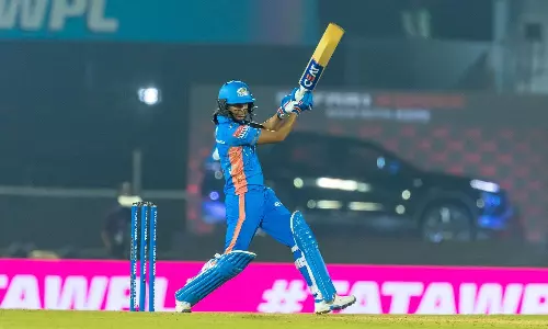 WPL- MI VS UPW: मुंबई इंडियंस की लगातार चौथी जीत, यूपी वॉरियर्स को 8 विकेट से रौंदा