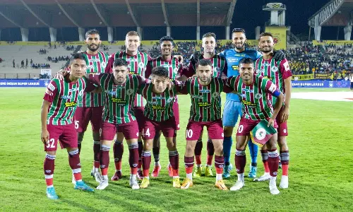ISL 2022-23: हैदराबाद को हराकर एटीके मोहन बागान ने फाइनल में बनाई जगह, बेंगलुरु से होगा सामना ISL 2022-23: हैदराबाद को हराकर एटीके मोहन बागान ने फाइनल में बनाई जगह, बेंगलुरु से होगा सामना