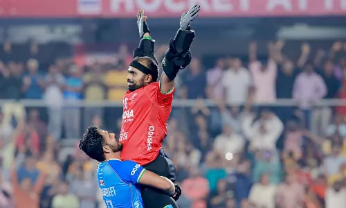 FIH Pro League: भारत प्रो लीग में अजेय रहा; ऑस्ट्रेलिया को 2-2 (4-3 शूटआउट) से हराया FIH Pro League: भारत प्रो लीग में अजेय रहा; ऑस्ट्रेलिया को 2-2 (4-3 शूटआउट) से हराया