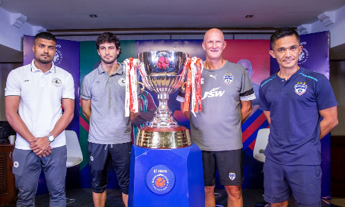 ISL 2022-23: इंडियन सुपर लीग के फाइनल में मोहन बागान और बेंगलुरु एफसी के बीच होगी खिताबी भिड़त ISL 2022-23: इंडियन सुपर लीग के फाइनल में मोहन बागान और बेंगलुरु एफसी के बीच होगी खिताबी भिड़त